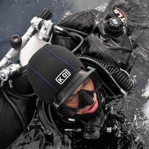 k01 3mm技术潜水头套5mm保暖潜水帽水肺冰潜8mm彩色
