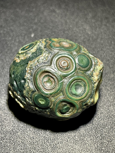 外蒙古眼睛石,隔壁玛瑙原石,大颗粒绿眼睛石,早期俏色手把件