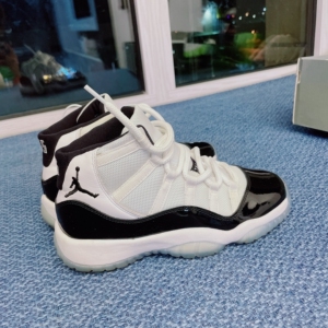 aj11 康扣 女款 36码 保养过一次