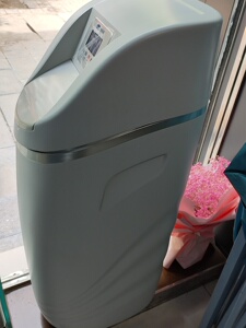 全新汉斯顿软水机,由于买来之后没地方安,未安装未使用,送软水