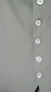 春秋系带半身裙，呢料厚款，正常M码8颗扣子，腰带可拆，包臀中