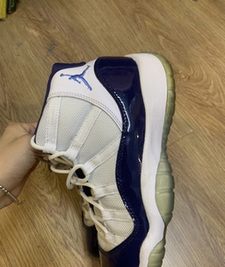 aj11北卡蓝 38码八五新,正常氧化痕迹,鞋头无折痕.标价