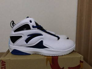 安踏篮球鞋钻石斯科拉,红蓝鸳鸯配色,芯科技缓震科技,颜值也是