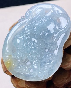 缅甸冰种飘黄下山虎牌完美冰润细腻自然光实拍天然翡翠a货吊坠