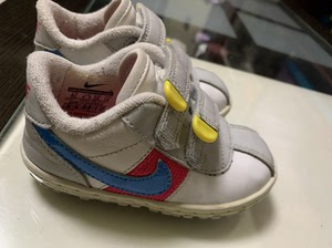 nike耐克,小童鞋,美国买的,美码5.5,一岁半宝宝穿的
