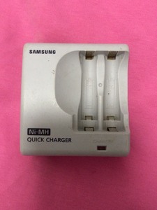 Samsung/三星SBC-N1智能充电器 成色不错 如图所