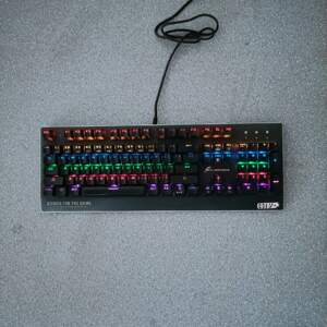 腹灵天生玩家机械键盘