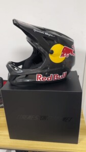 rpantahi全碳纤维红牛头盔速降越野山地自行车骑行头盔超_阿里巴巴找