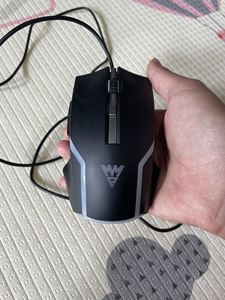 牧马人m5游戏发光鼠标,99新,无磕碰.闲置出售.