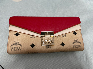 mcm女士米色拼色翻盖字母印花信封链条包斜挎包单肩包钱包