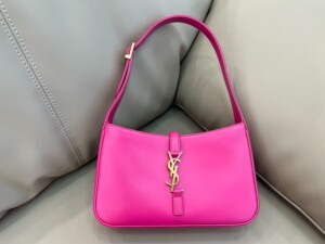ysl圣罗兰玫红色腋下包ysl/圣罗兰女包