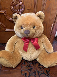 大熊,正版哈姆雷斯熊,坐高50多厘米,很胖很大一只,脚标刺绣