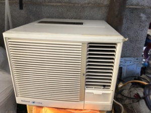 松下一匹窗式空调 机子成色不错,制冷效果一流的,运行静音