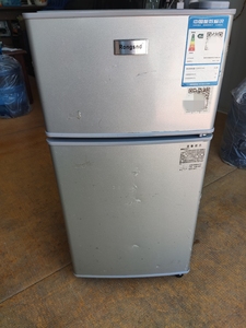 tb361888116淘宝容声bcd一118l一级能效小冰箱,用了一年多,换了大的