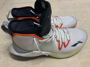 李宁 音速8 黑白   46码 大码  鞋底超软   基本压