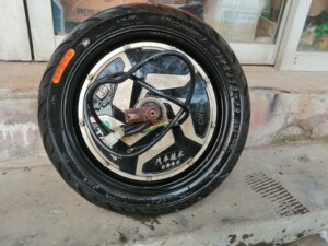 出售台铃电动车原装电机,72v12寸轮毂,刚换的正新真空胎