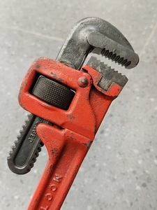 管子钳日本mcc350管钳进口二手管钳,弹簧有力气,拨轮顺滑