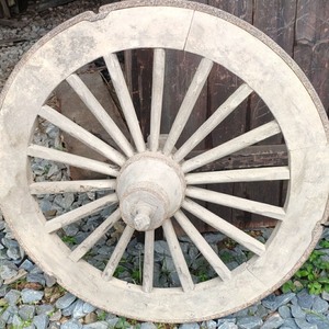 旧车轮古朴怀旧老物件老车轱辘马车轮子木头车轮装饰摆件香樟木轮