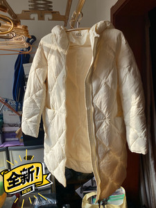 兰梦萱羽绒服