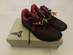 你开价科比支线instinct,42.5码,识货购入,现在d