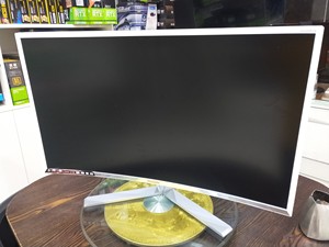 出aoc爱攻32寸曲面显示器,型号315lm00025,使用
