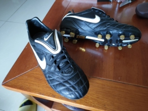 000人付款淘宝耐克传奇3顶级袋鼠皮足球鞋,尺码44.