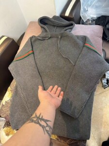 古驰/gucci 新款手臂织带 条纹毛衣连帽卫衣 全衣重2.