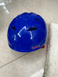 Bolle儿童滑雪头盔 不含雪镜 适合53-57头围 大概4