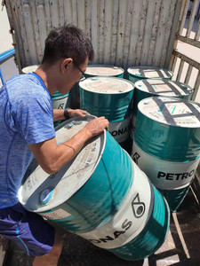 马石油amg炫腾1000大桶,5w30和5w40桶!