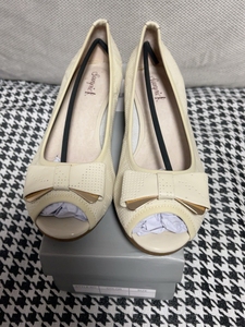 sunpick山百惠女鞋,白色,正品真皮女鞋,245,鞋盒没