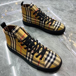 潮牌宝格丽高帮男鞋!时尚休闲,高帮格子经典系列,帆布板鞋!不