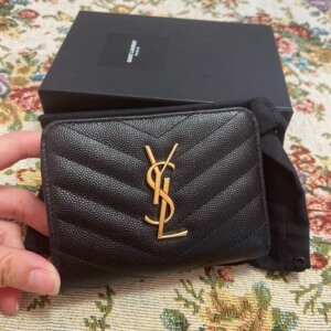 ysl/圣罗兰 女士monogram黑色纹理绗缝短款拉链钱包