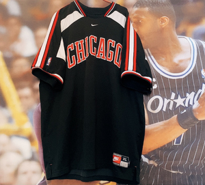 乔丹1998年3连冠时期元年出场服,此款市面已经出了很多仿品