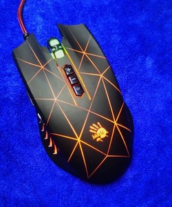 bloody双飞燕血手幽灵鼠标q81光微动网咖电竞游戏血手q