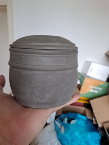 苏晓红早期花式蟋蟀盆蛐蛐罐 尺寸如图,原配原盖,无裂无补,盖