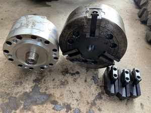 8寸液压卡盘一套.卡盘牌子台嘉.油缸全新的有点锈.看图片.油