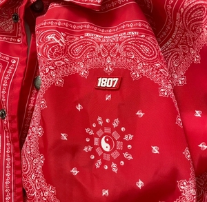 1807腰果花外套红色 xl码,买来一直没有穿,没洗过