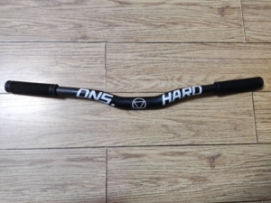 dns燕把,死飞大燕把,带把套,660mm左右,车把和把套都