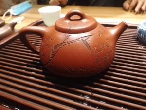 朱丹早期全手工紫砂壶.付款前先联系,易碎物品售出不退不换.