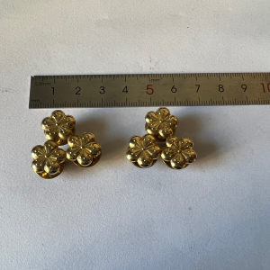 国军上校梅花领章,原品,纯铜质,少见物品