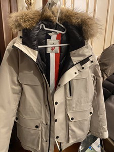 蒙口 moncler 羽绒服 大舌头联名 男女同款有nfc防