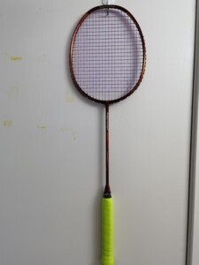 李宁羽毛球拍能量80,4u,正品,目前为5号线27磅,无暇无