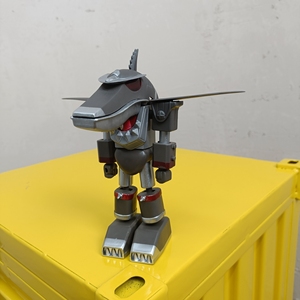 铁甲小宝鲨鱼辣椒巨人18厘米左右