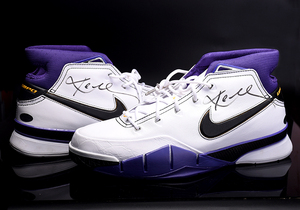 科比亲笔签名球鞋