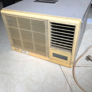 海尔窗机空调 haier空调 单冷独立一体机 很冷 老古董很