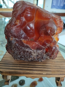 黑龙江伊春流域水冲玛瑙奇石摆件150米,北红玛瑙特点温润绚丽