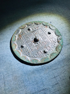 草叶纹铜镜