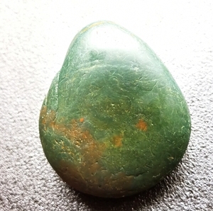 南京雨花石,大品,绿油泥.可手玩,镇纸,雕刻.尺寸5.3*4