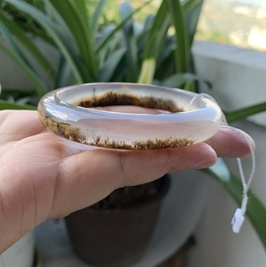 9圈特色天然马料白冰底金黄色黑色发丝玛瑙玉髓手镯