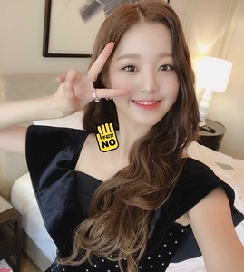 出张元英 izone ive mail图 开通到解散 全 可